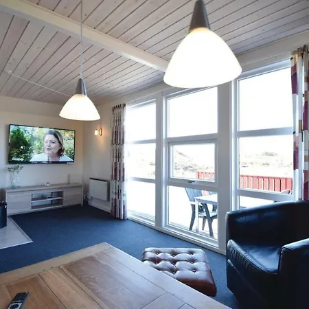 בית נופש Four-bedroom Holiday In *